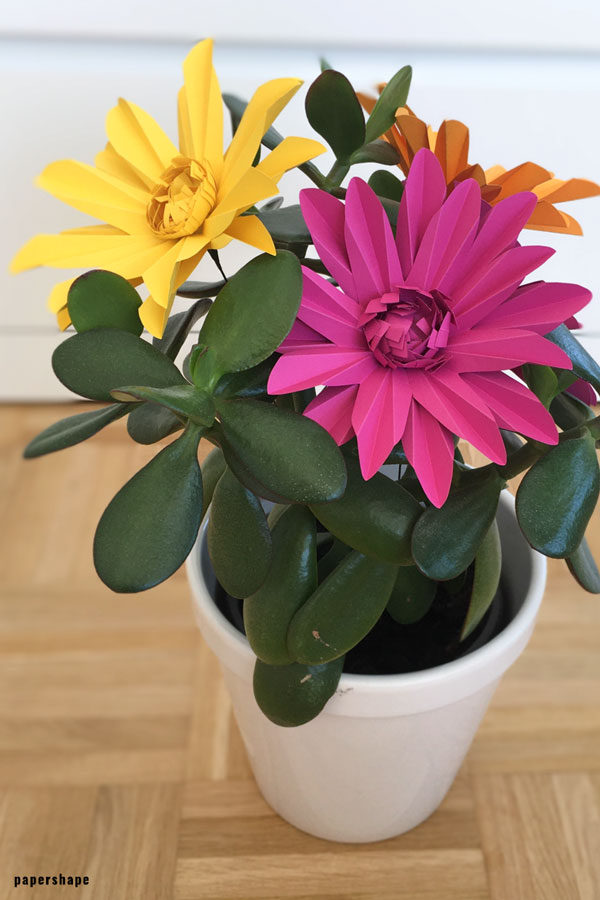 DIY Papierblumen basteln: schöne Rosen falten für eine dekorative Vase #bastelnmitpapier #papierblumen #papierrosen #diy