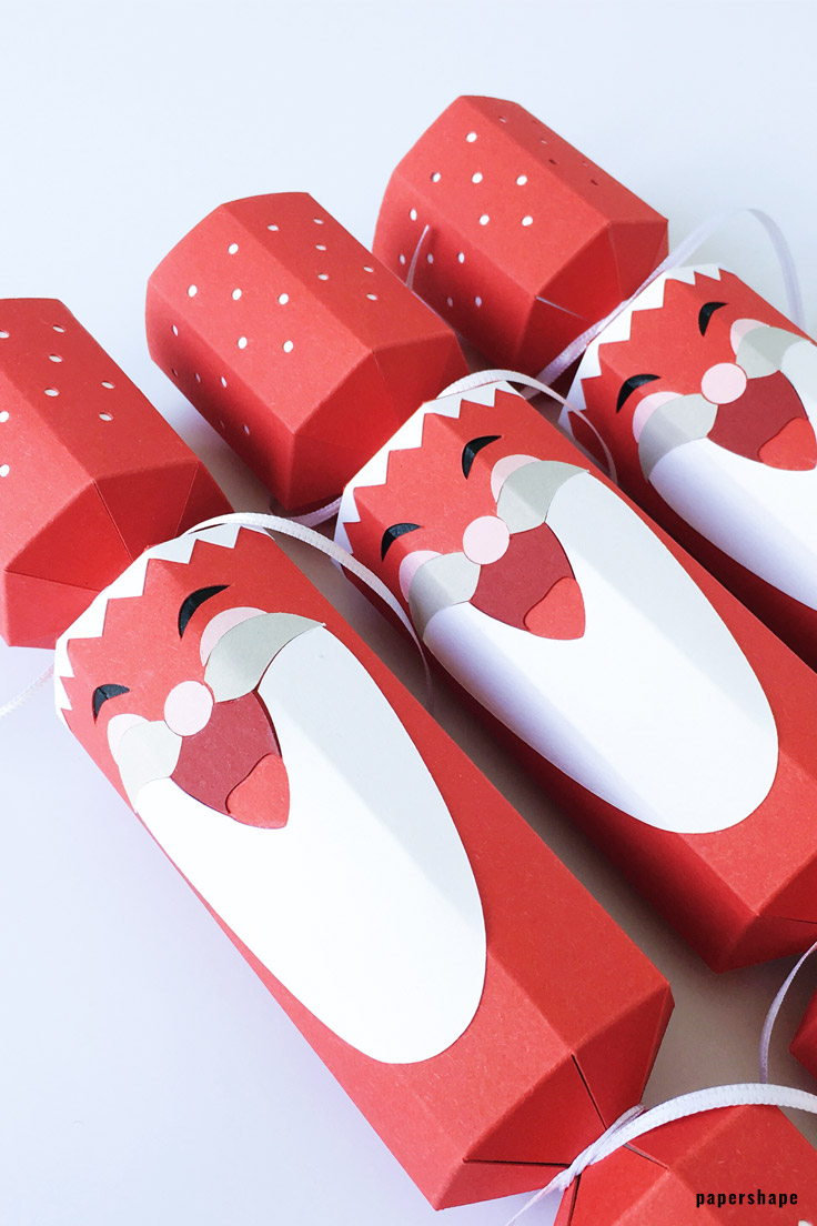 How to make a DIY Christmas crackers for St. Nicholaus' Day. Your kids will love it! Free template from #papershape