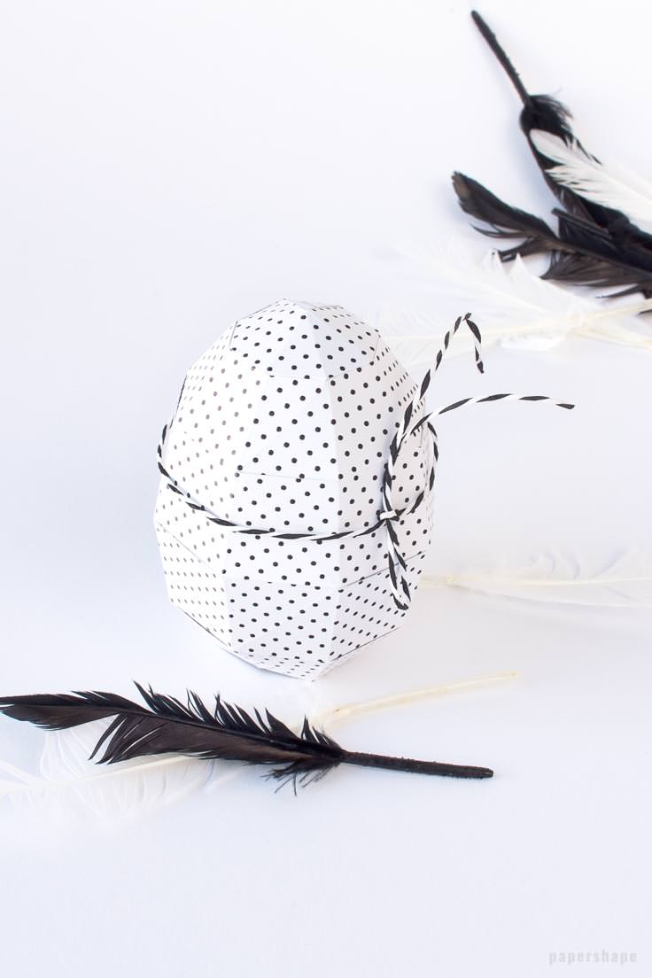 Easter egg paper craft with geometric pattern in black and white / PaperShape #eastereggs #easter #papercraft #diy