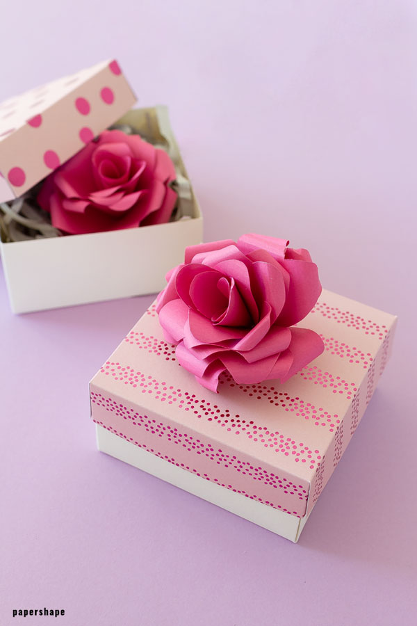 Zum Muttertag Geschenke schön verpacken mit einer selbstgemachten Papierrose #papierblumen #bastelnmitpapier #diy #paperrose 