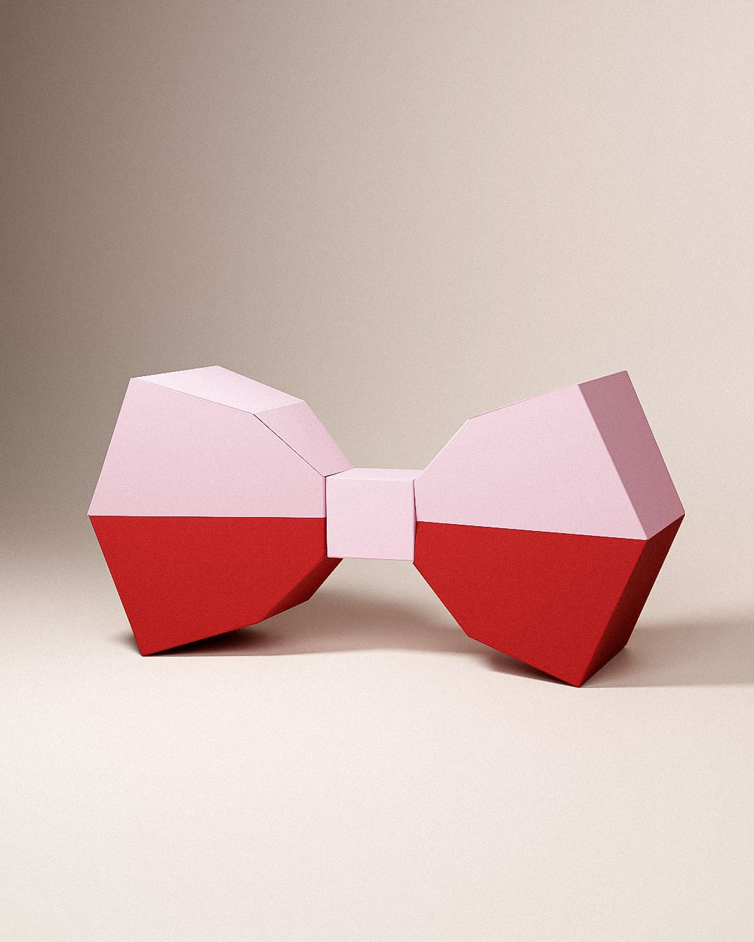 Low-Poly Papierschleife in 3D, Farbkombination Puderrosa und Rot, freistehend auf neutralem Studiohintergrund